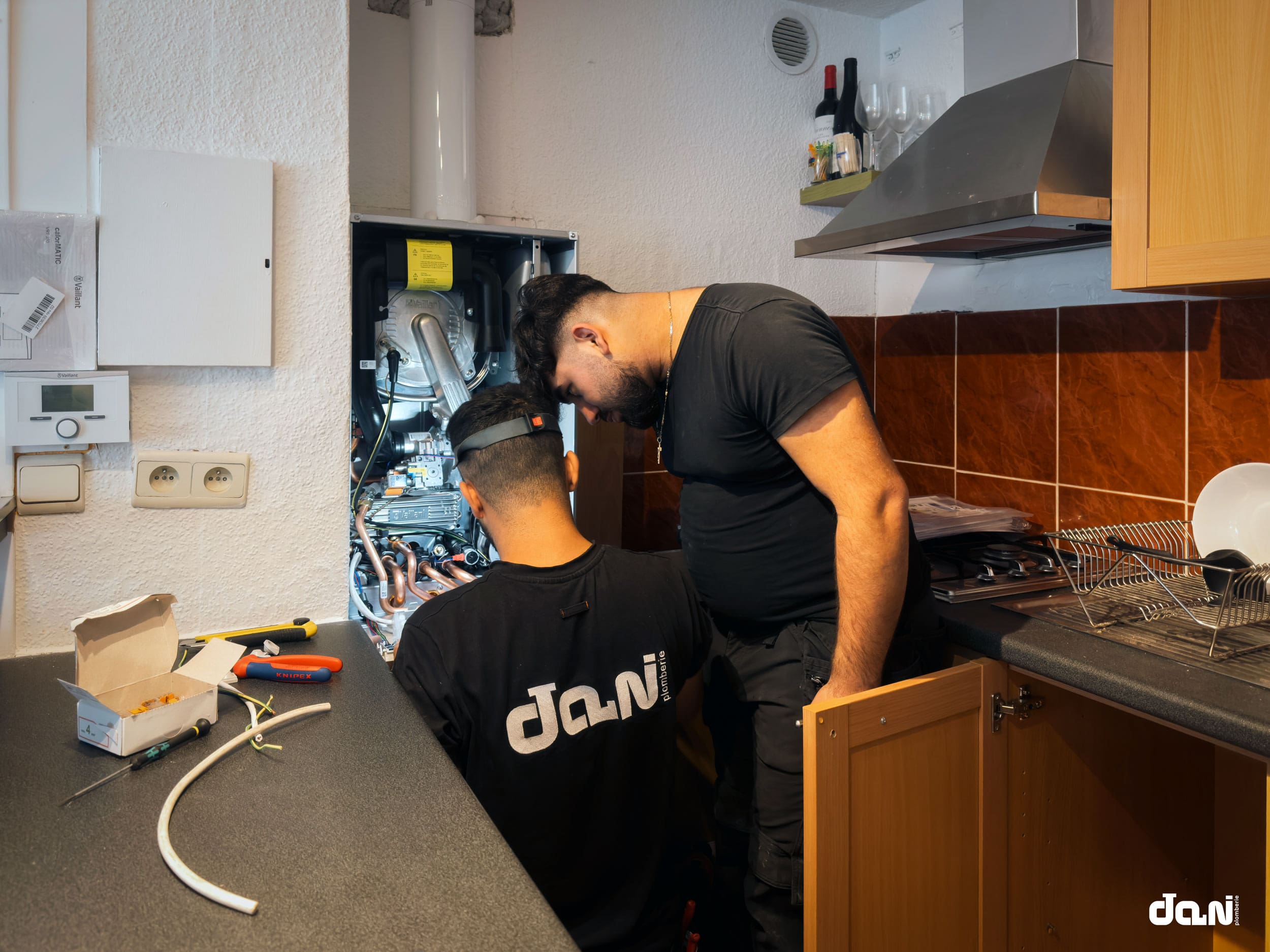 Dani Plomberie vous propose ces services d'installation de chaudière et de chauffagiste à Bruxelles. Nos dépannages chauffagiste sont disponible 24h/7j.
