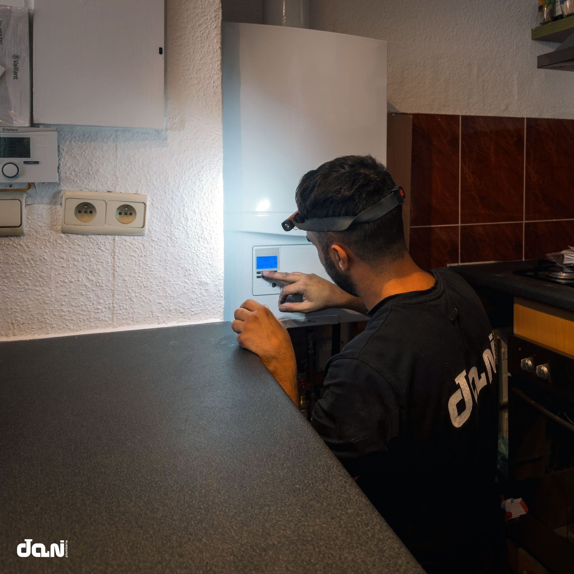 Dani Plomberie vous propose ces services d'installation de chaudière et de chauffagiste à Bruxelles. Nos dépannages chauffagiste sont disponible 24h/7j.